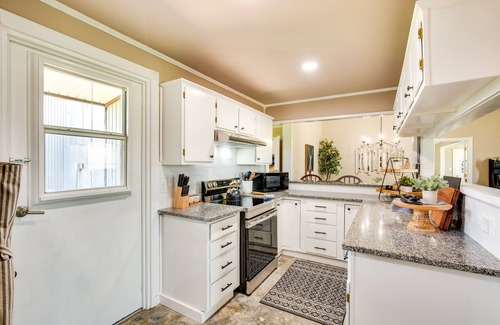 Marietta House | Charming Oklahoma Escape Near Beaches & Golfing!