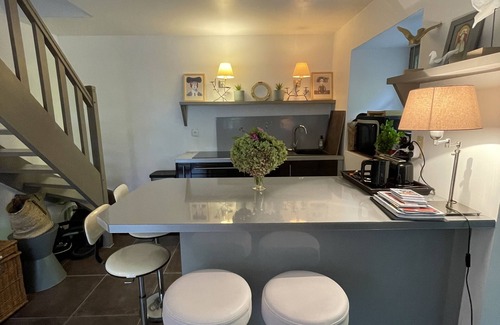 Arradon House | Charming old quiet house with garden - Village and sea on foot