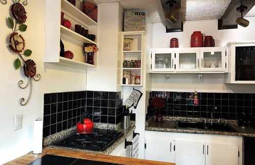 Cleveland House | Charming Old Soul |Near CLE Clinic |Long Term Stay