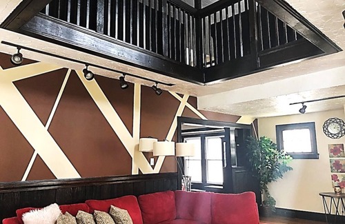 Cleveland House | Charming Old Soul Near CLE Clinic Long Term Stay