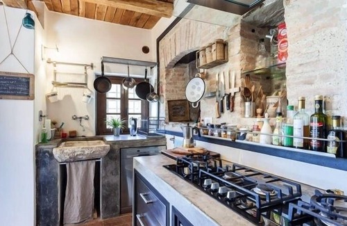 San Venanzo House | Charming old stone house, large infinity pool, Umbria