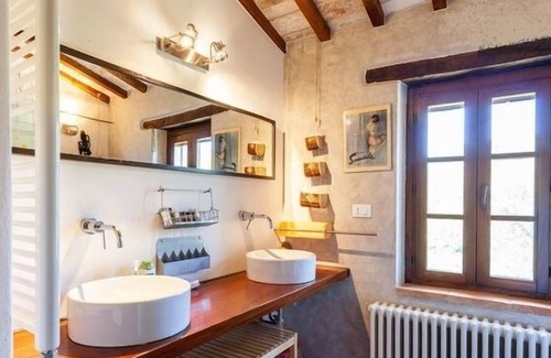 San Venanzo House | Charming old stone house, large infinity pool, Umbria