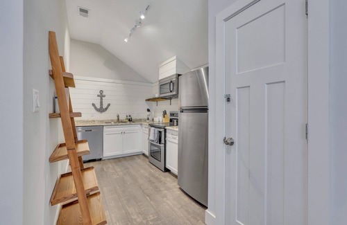 Bluffton Apartment | Charming Old Town Bluffton Carriage Home