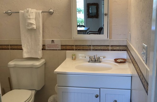 Ruskin House | Charming One Bedroom Cottage Fully Furnished