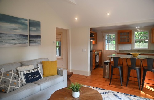 Wainscott House | charming one-bedroom bungalow, a perfect escape.