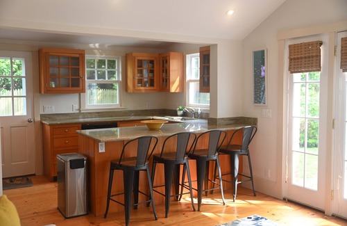 Wainscott House | charming one-bedroom bungalow, a perfect escape.