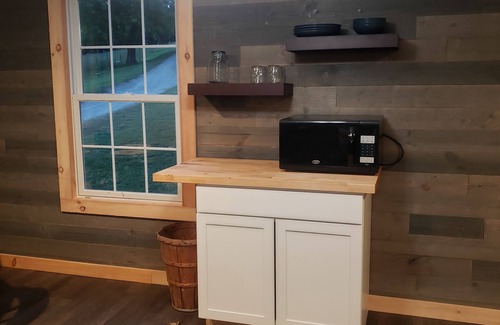 Flat Rock House | Charming one room cabin perfect for couples or small families.