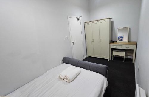 Telford Apartment | Charming Oxford Apartment in Telford - Flat 2