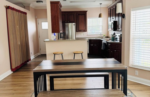 Palm Harbor House | Charming Palm Harbor Escape. - Cozy Home Near Gulf Beaches