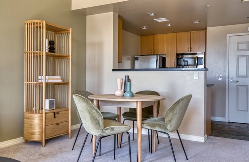 Old Pasadena Apartment | Charming Pasadena 1BR w/Gym & Pool, nr Colorado Ave, by Blueground