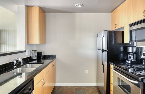 Old Pasadena Apartment | Charming Pasadena 1BR w/Gym & Pool, nr Colorado Ave, by Blueground