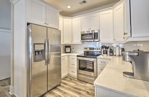 Pawleys Island House | Charming Pawleys Island Home about 4 Mi to Beach!