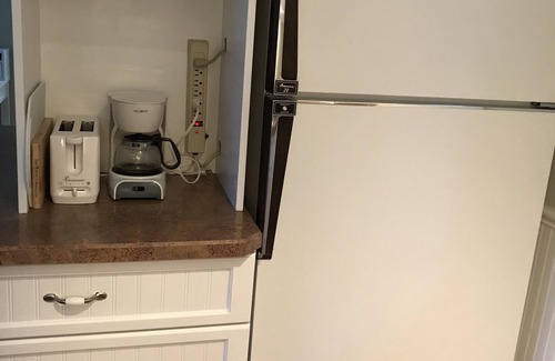 Strawberry Cottage | Charming, peaceful 1 Bedroom Mill Valley Cottage