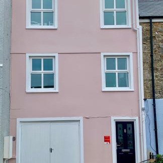 Pembroke House | Charming Pembroke Townhouse