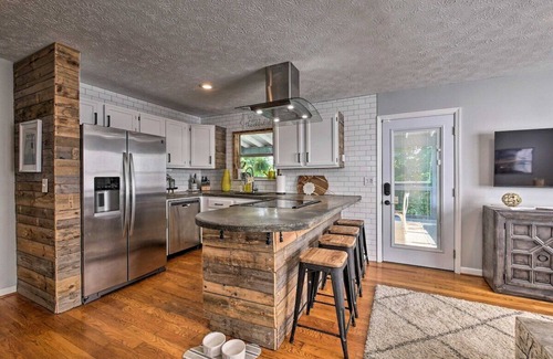 North Chattanooga House | Charming Pet-Friendly Chattanooga Home, 3 Mi to Dtwn!