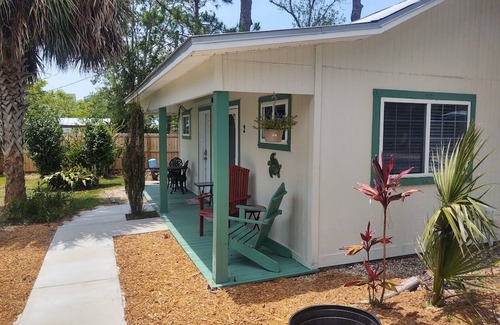 Port St. Joe Cottage | Charming Pet Friendly Cottage (#1) in Downtown Port St Joe