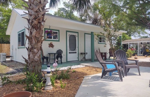 Port St. Joe Cottage | Charming Pet Friendly Cottage (#1) in Downtown Port St Joe