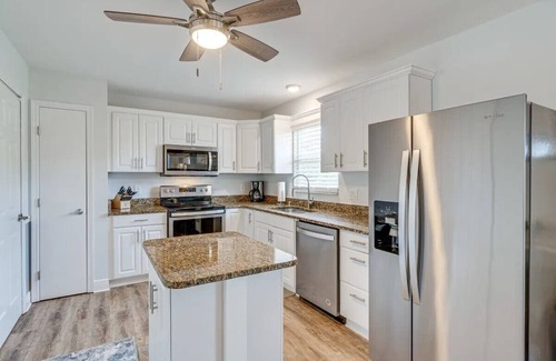 Bokeelia House | Charming Pet-Friendly Bungalow. n2 bed/2 bath Near Jug Creek & Boat Ramp