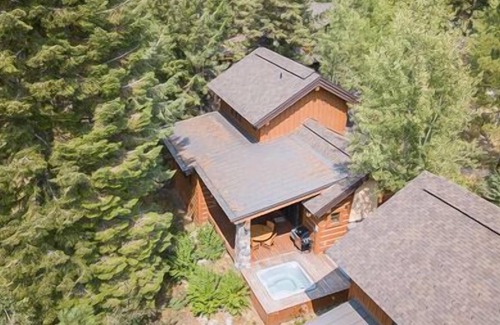 Tamarack Resort Cottage | Charming Pet Friendly Cottage With Poma Lift Access | Private Hot Tub | Stunning Wood Interior
