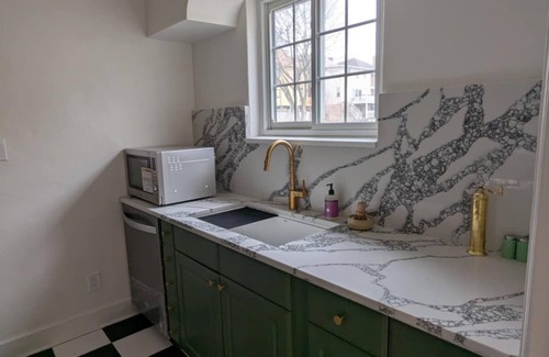 Dormont House | Charming Pittsburgh Getaway - Private Home - 2 Beds