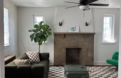 Dormont House | Charming Pittsburgh Getaway - Private Home - 2 Beds