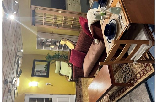 Fairfax Station Cottage | Charming private cottage w/parking, WiFi, AC, heat, full bed, deck, kitchenette