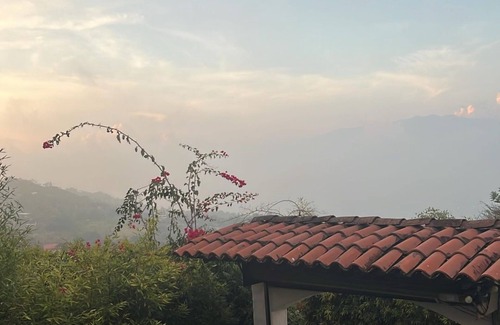 San Antonio House | Charming Private 1 bedroom Queen Size in San Antonio Escazu San Jose
