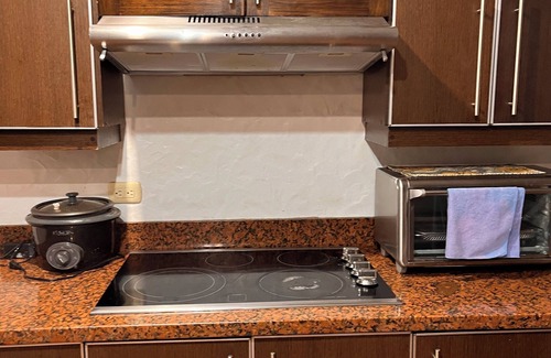 San Antonio House | Charming Private 1 bedroom Queen Size in San Antonio Escazu San Jose