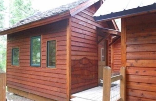 Whitefish Cottage | Charming Private 2 bedroom plus Bunk house in Whitefish
