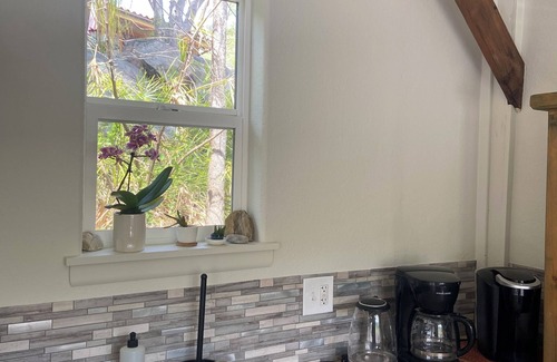 Three Rivers Apartment | Charming private studio on the river and gateway to Sequoia National Park.