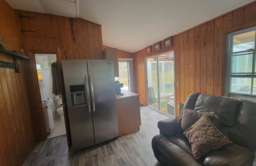 Fellowship Apartment | Charming Private Studio on Quiet Horse Farm – 12 Minutes from WEC Ocala, FL.