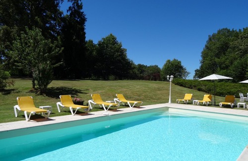 Gourdon House | Charming property on 3 hectares of parkland, peace and quiet 1km from the town center