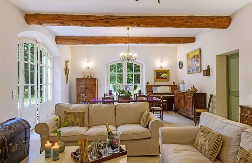 Barbentane House | Charming Provencal mas with private pool