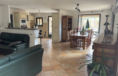 Salernes Villa | Charming Provencal villa with swimming pool, spa, table tennis.