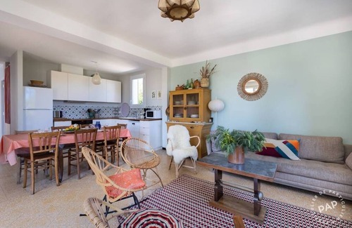 Le Brusc House | CHARMING, QUIET house in Le Brusc right next to the sea and shops