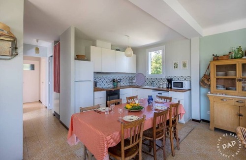 Le Brusc House | CHARMING, QUIET house in Le Brusc right next to the sea and shops