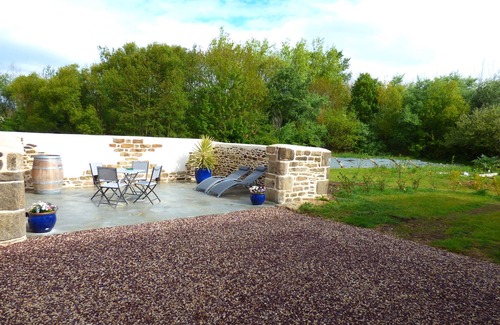 Saint-Jean-Trolimon Cottage | Charming quiet Penty, 2km from the beaches