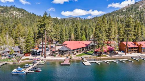 Truckee House | Charming Queen Studio Deluxe w/Balcony #233 at Donner Lake Village