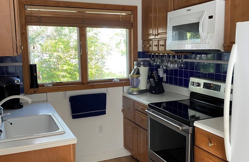 Monticello House | Charming quiet 2-bedroom Lake house in Monticello with WiFi and AC