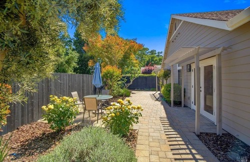 Yountville House | Charming & Quiet 2-bedroom House in Yountville
