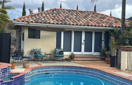 Fallbrook Cottage | Charming, quiet cottage in brilliant Fallbrook with AC, WiFi, private, Smart TV.
