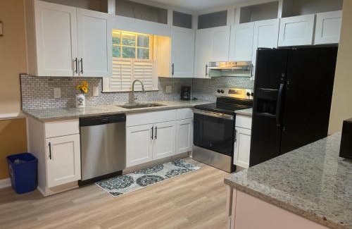 Conyers House | Charming ranch newly renovated