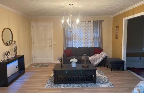 Conyers House | Charming ranch newly renovated