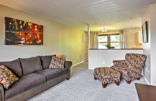 Rapid City Apartment | Charming Rapid City Apartment Walk to Lake!