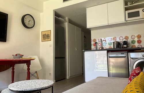 Cannes Old Town Apartment | Charming refurbished cocoon with swimming pool