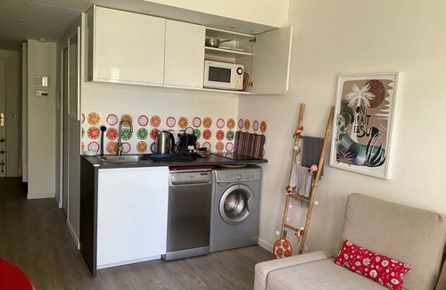 Cannes Old Town Apartment | Charming refurbished cocoon with swimming pool