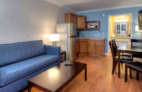 Melbourne Apartment | Charming remodeled award winning hotel featuring 2 room suites.