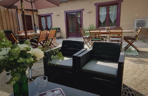 Chateauroux Cottage | Charming Renovated Home: Modern Comfort Near Châteauroux Center, Sleeps 10, Private Courtyard