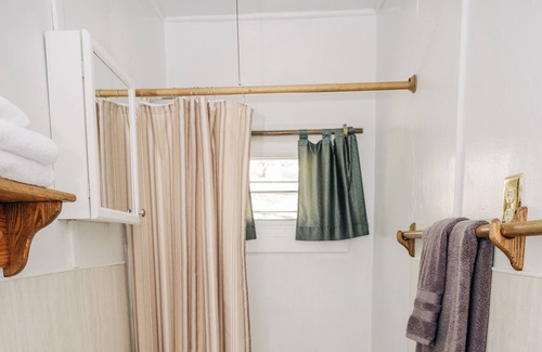 Sabinsville Cabin | Charming, Renovated Mountain Cabin