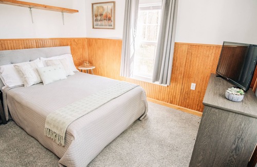 Sabinsville Cabin | Charming, Renovated Mountain Cabin